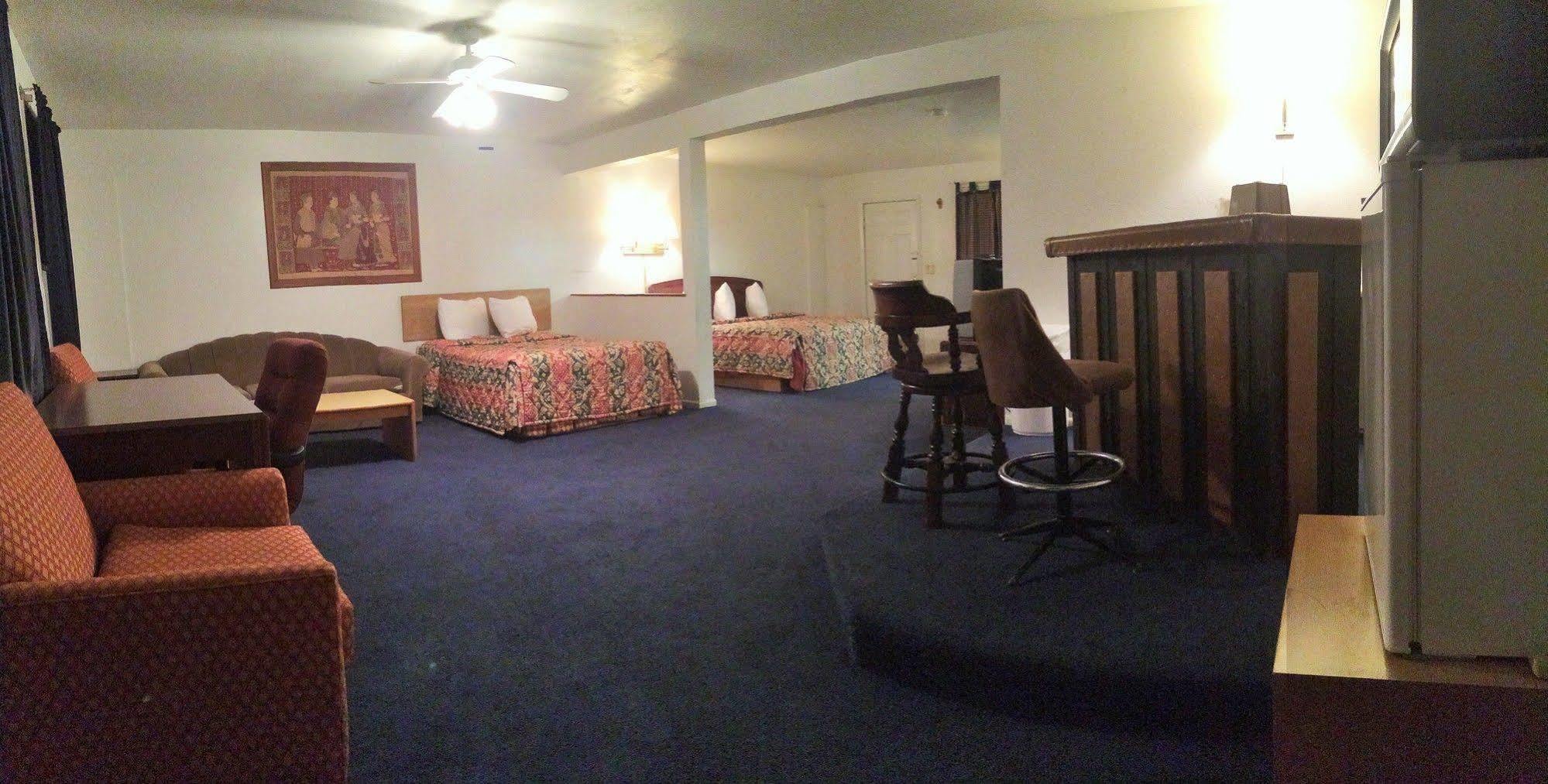 Westwoods Motel Fulton エクステリア 写真