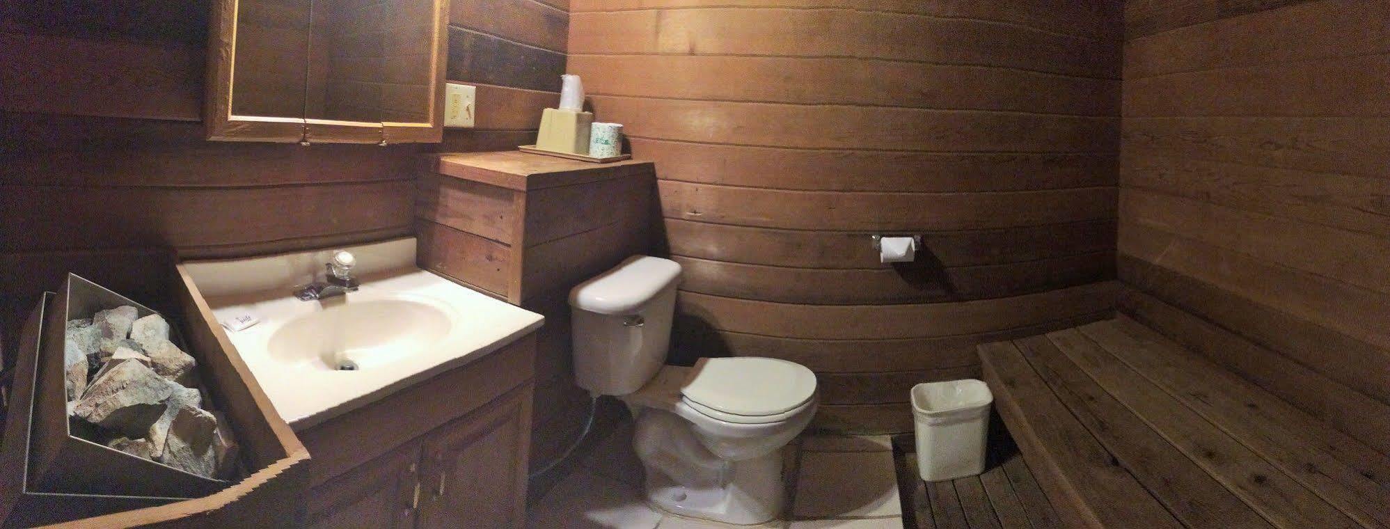 Westwoods Motel Fulton エクステリア 写真